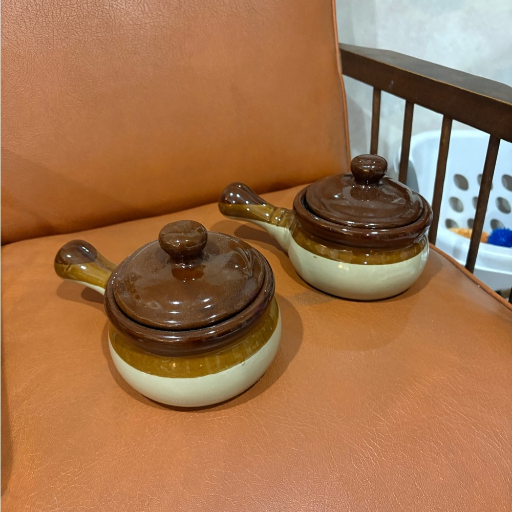 Set of 2 Vintage French Onion Soup Crocks Bowls with Lids Brown /Tan Sturdy